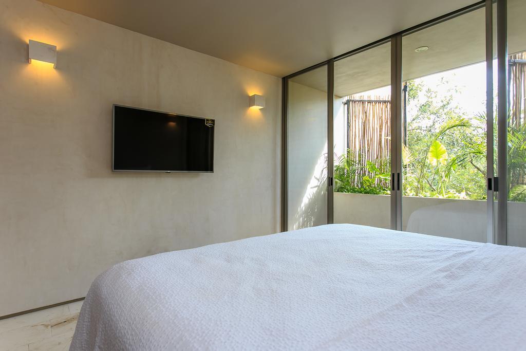 Eco-Chic Design Condos Wrapped In Nature'S Elements By Stella Rentals Tulum Værelse billede